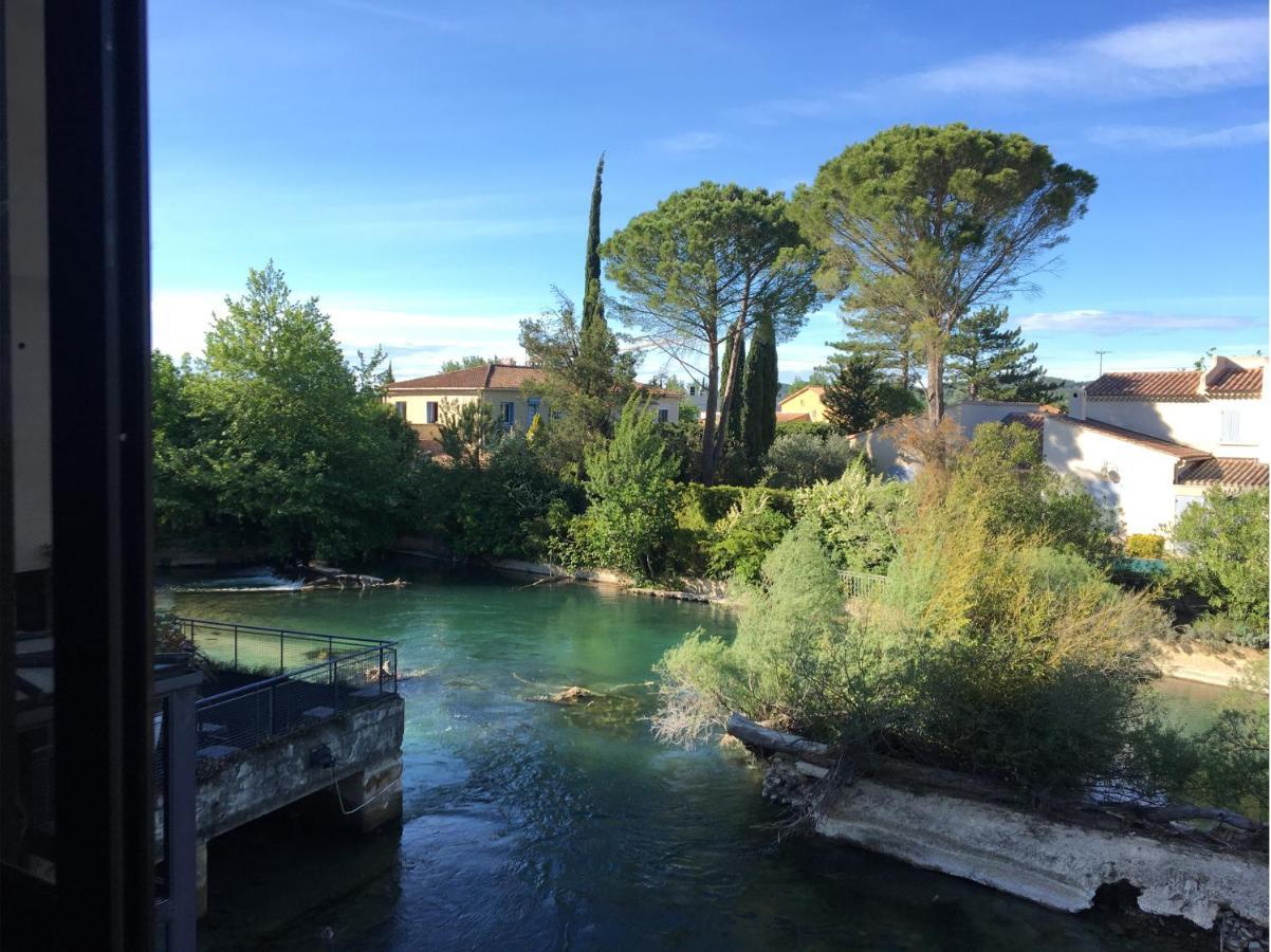 Hotel Cantosorgue LʼIsle-sur-la-Sorgue Esterno foto